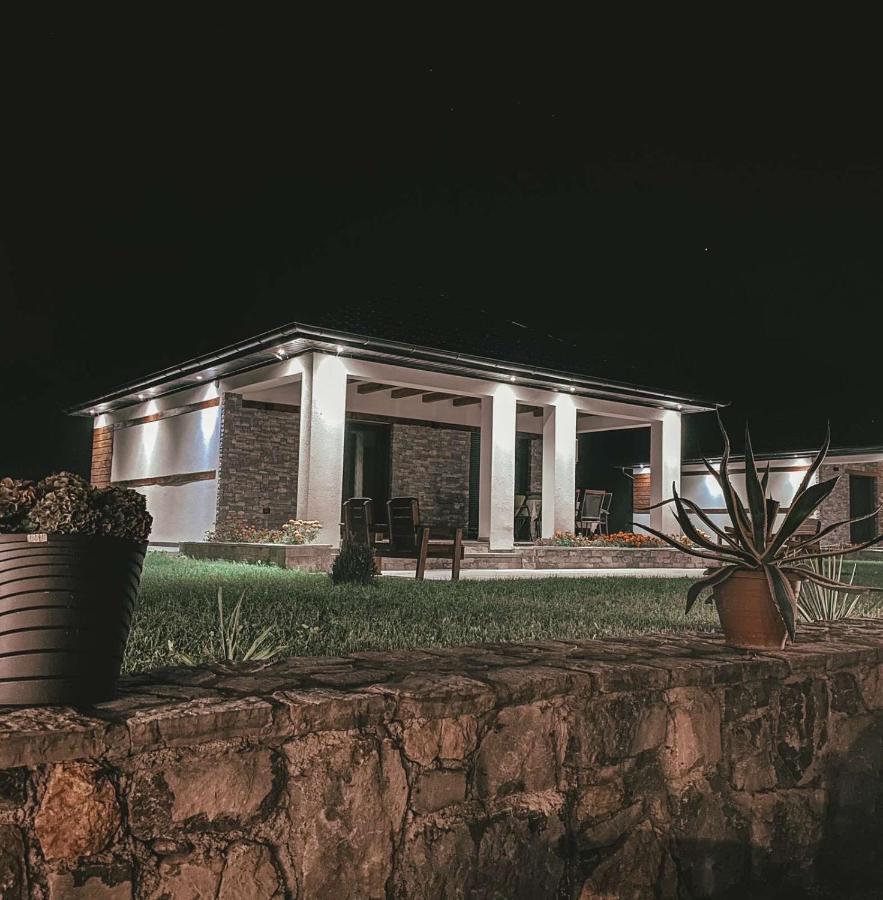 Holiday Home Green Coast ボサンスカ・クルパ エクステリア 写真