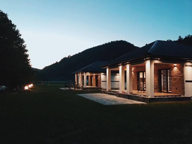 Holiday Home Green Coast ボサンスカ・クルパ エクステリア 写真